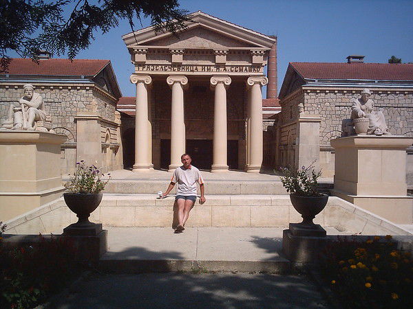 Роман Тихонов