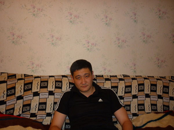 Айбек Ахматов