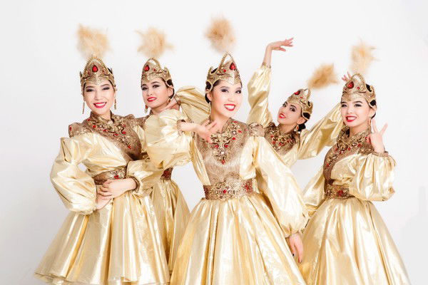 Ақ Кербез Би Ансамблі