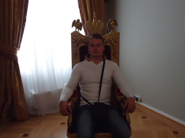 Антон Веселов