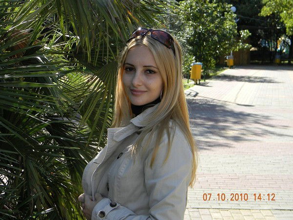 Елена Кешишьян