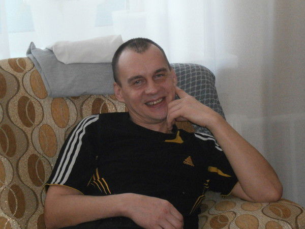 Олег Хлыстов