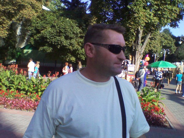 Анатолий Белоцкий