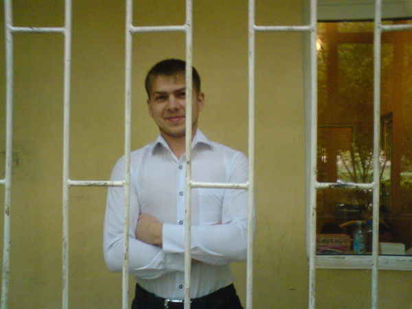 Роман Молос