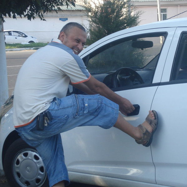 Нодирбек Ражабов