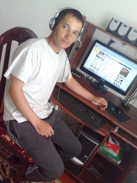 Болат Узайров