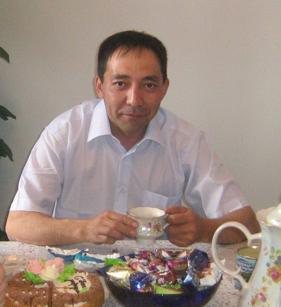 Камбар Узиков