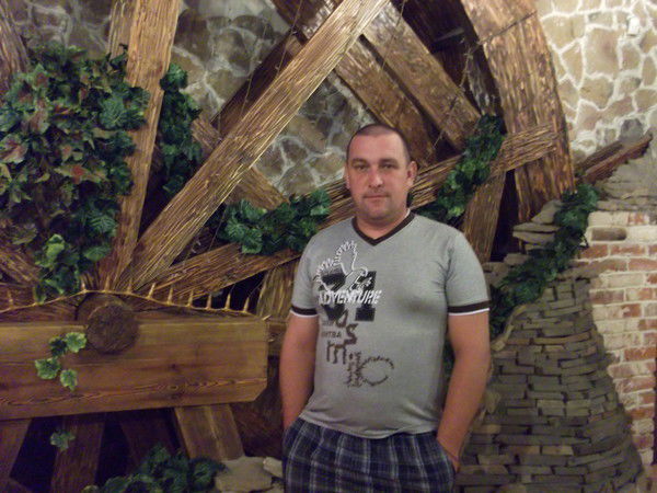 Александр Ефремов