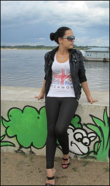 Жгучая Брюнетка :)