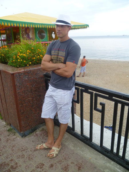 Влад Кондратенко