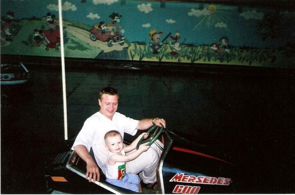 Денис Хомутов