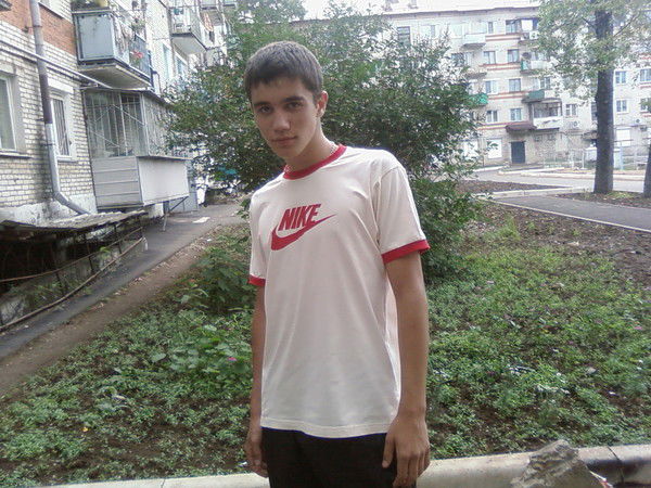 Максим Леонов