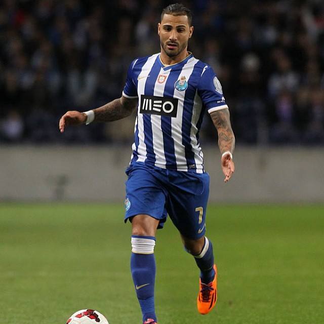 Рикарду Андраде Куарежма Бернарду