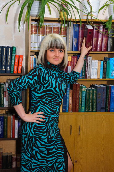 Eлена Жукова