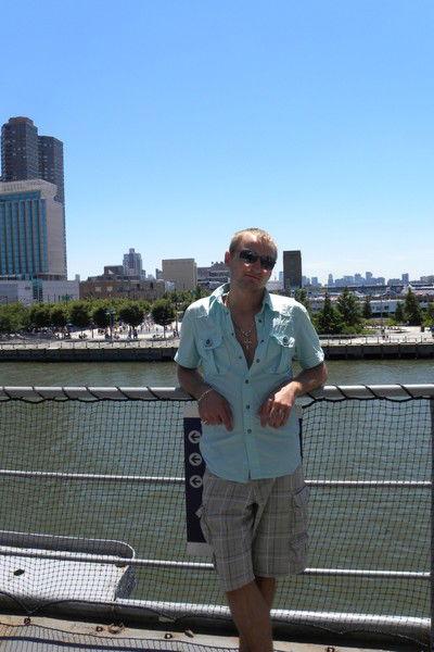 Женя Каревик