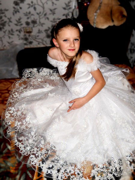 Гначучина Элис