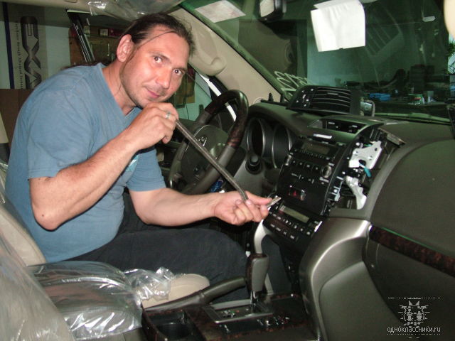 Владимир Толстов