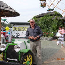 Андрей Ларионов