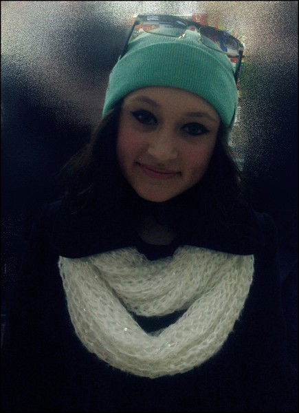 [..nasya Id 157657469..]