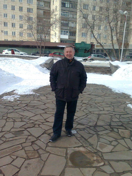 Анатолий Иванов