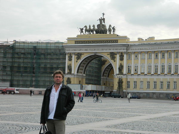 Александр Николаев