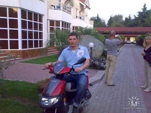 Артур Николов