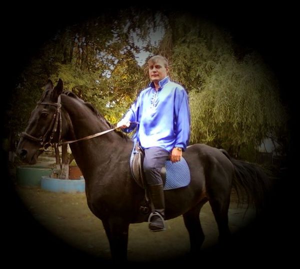 Леонид Белый