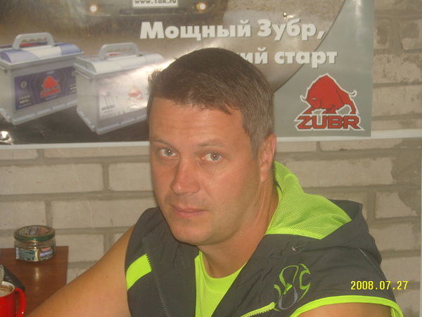 Евгений Тихонов