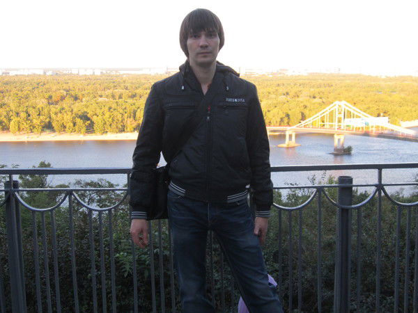 Толя Зеллов