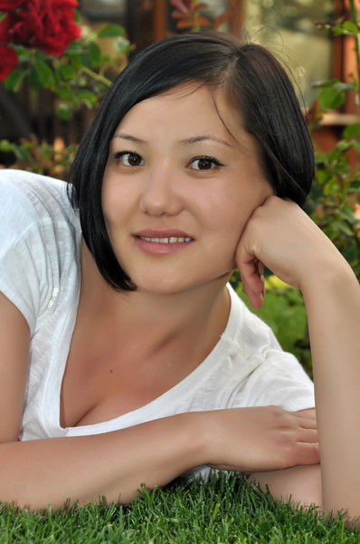 Назгуль Бженова