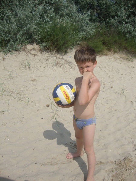 Евгений Кнутов