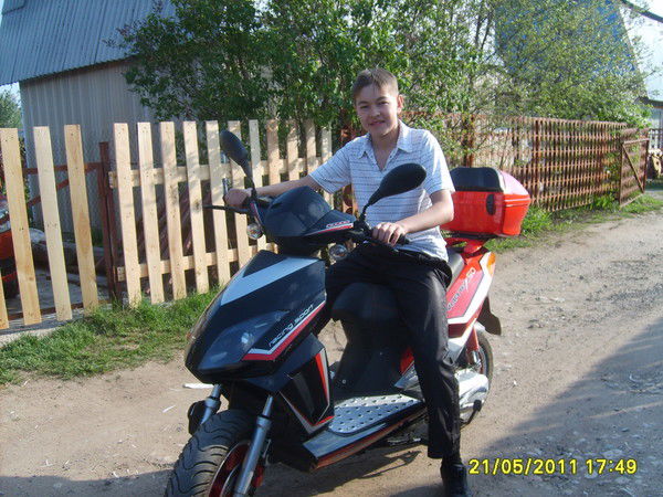 Алмаз Харисов