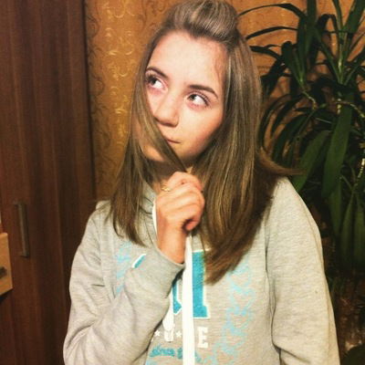 Юля Семёнова