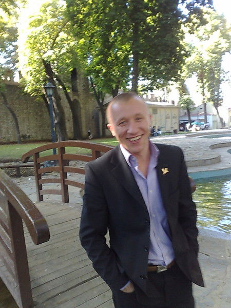 Анатолий Попов