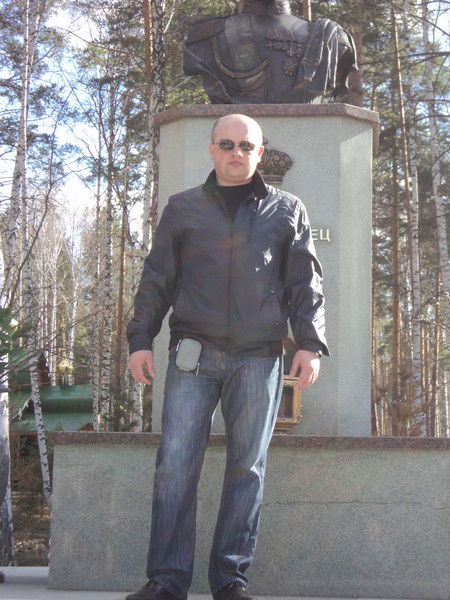 Владимир Сурков