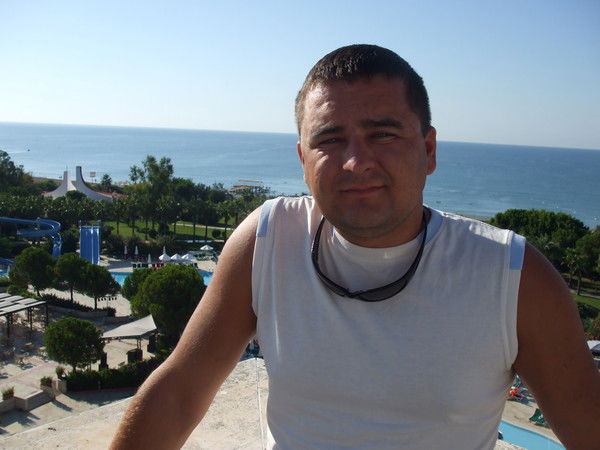 Петр Гуськов