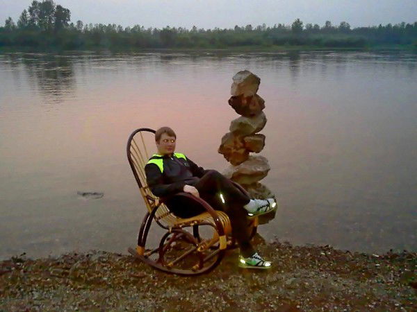 Максим Холодов