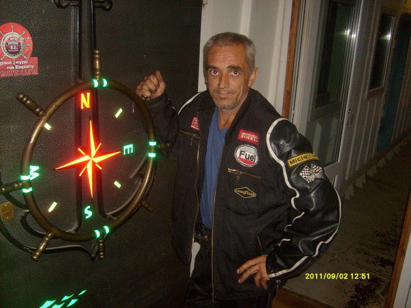 Олег Николаев