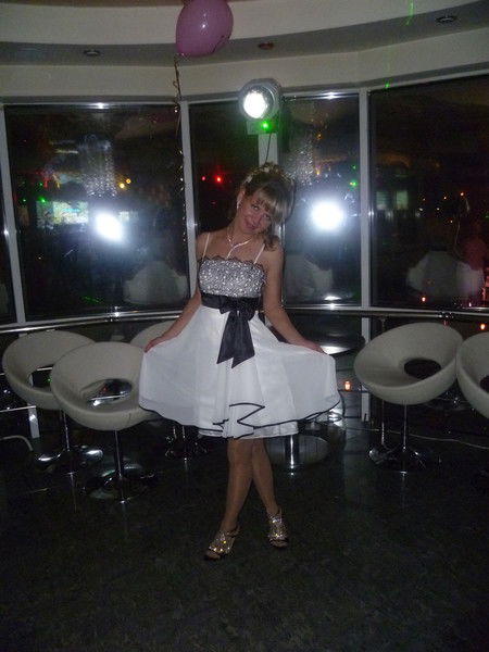 Аня Пахомова