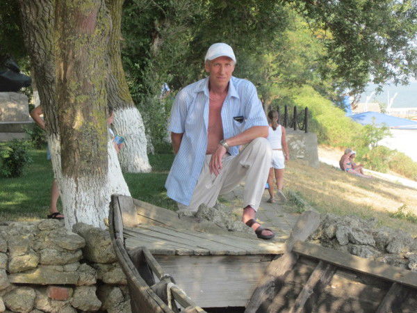 Виктор Плотников