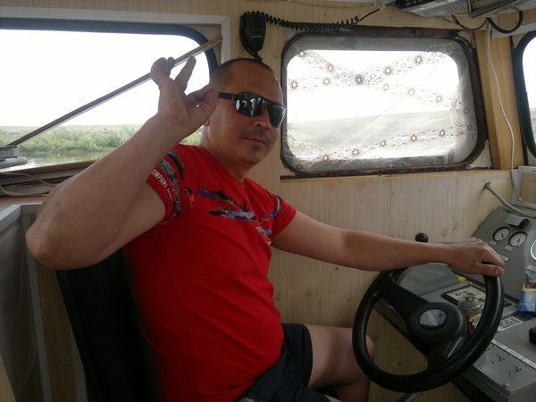 Евгений Рыльский