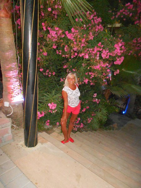 Елена Золотова