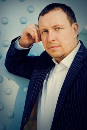 Игорь Тихонов