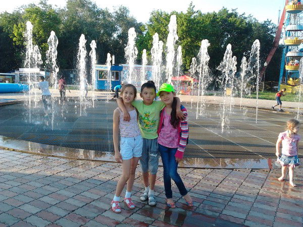 Али Науанов