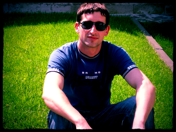 Александр Николаев