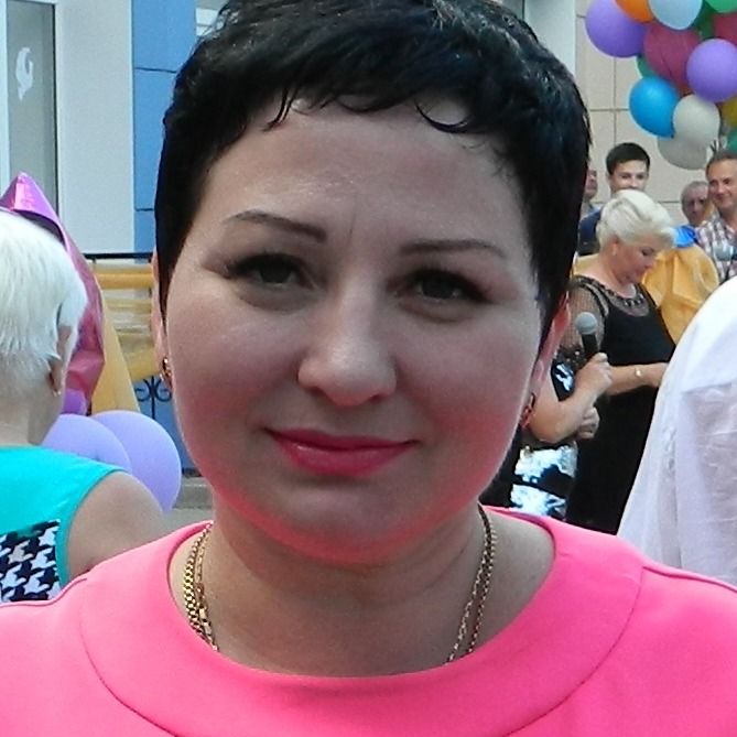 Слава Романова