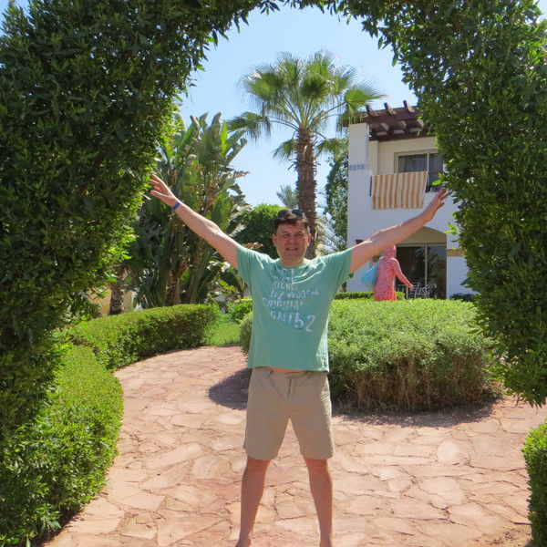 Алекс Пещеров