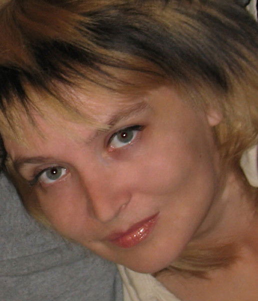 Лена Басова