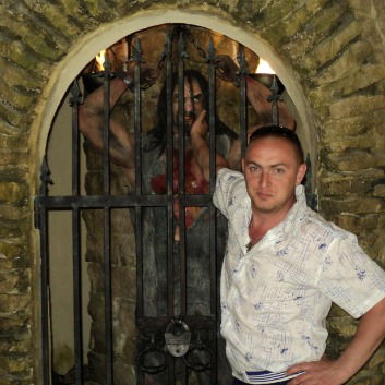 Дмитрий Кулешов