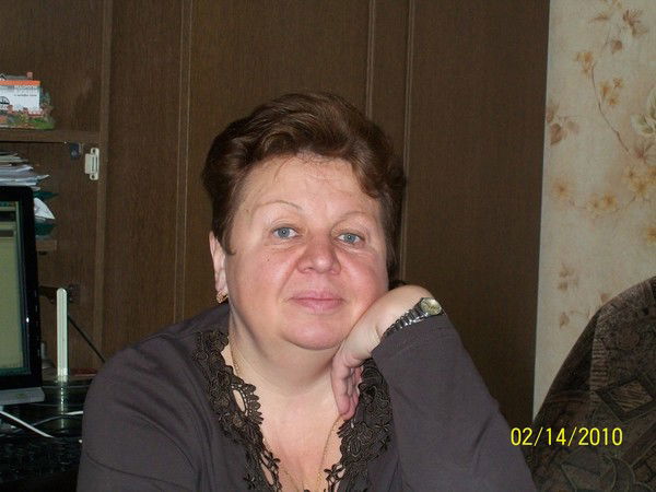 Елена Максимова